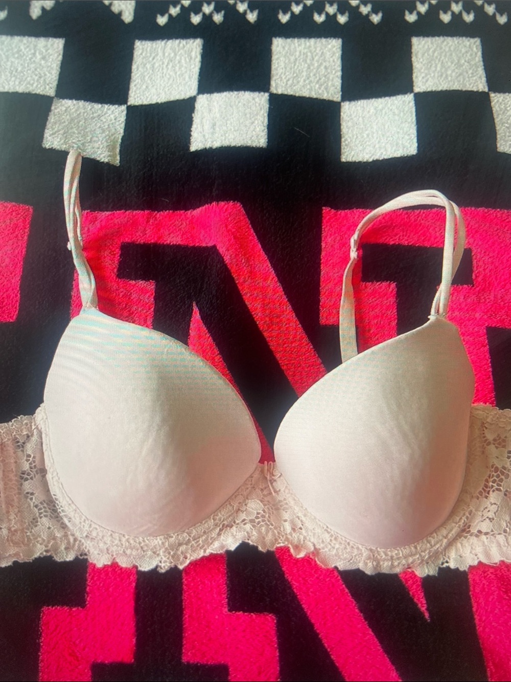 No Boundaries Cream Lace-Trim T-Shirt Bra
